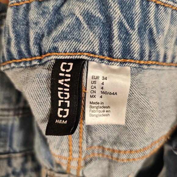 HM Divided Womens Distressed Denim Shortalls Light Wash Ripped Raw Hem Size 4 - Picture 5 of 5